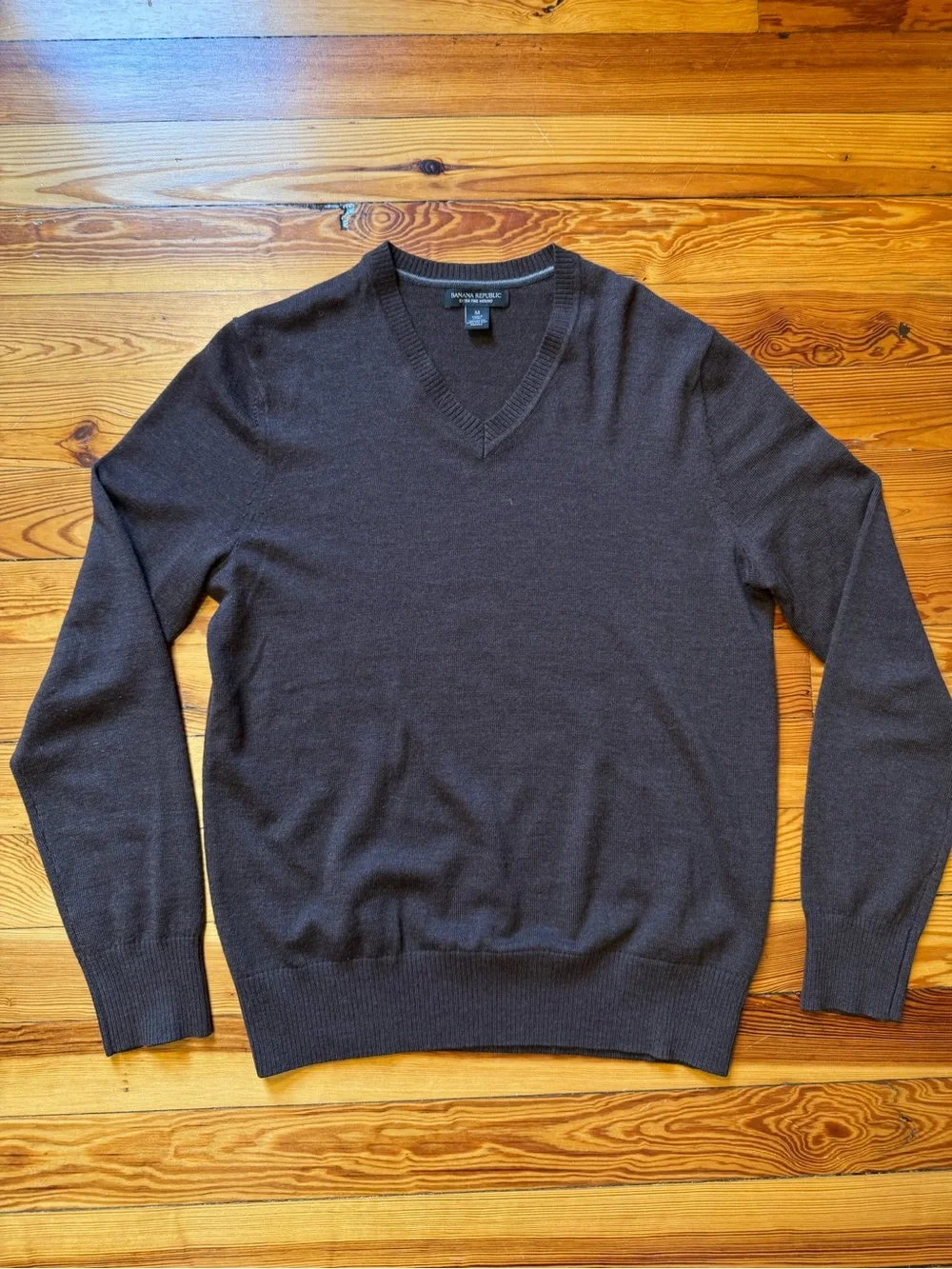 Banana Republic Men's Dark Brown Wool V-Neck Sweater